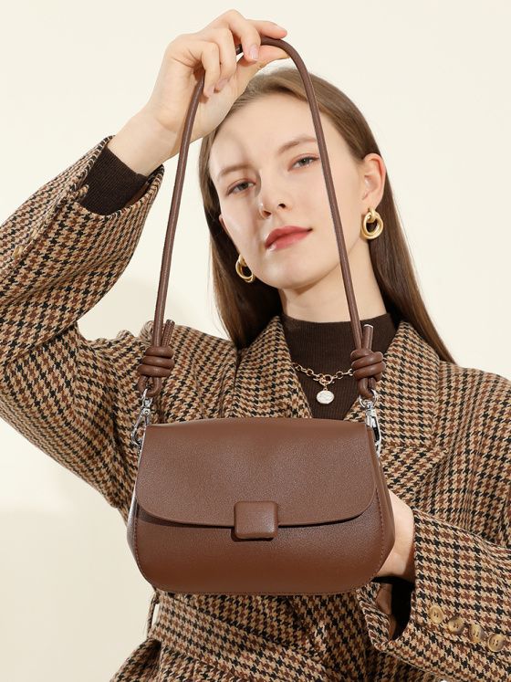 Elova Handcrafted Genuine Leather Crossbody Bag in Black - E557 view 3