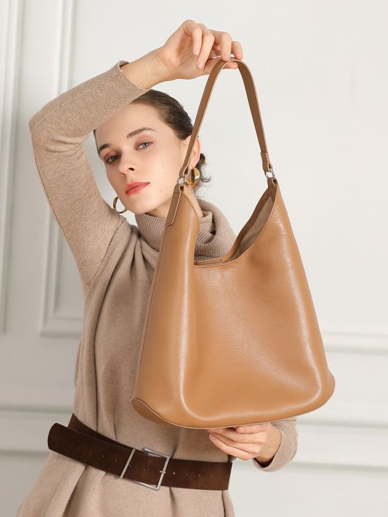 Elova Handcrafted Genuine Leather Tote Bag in Black - E746