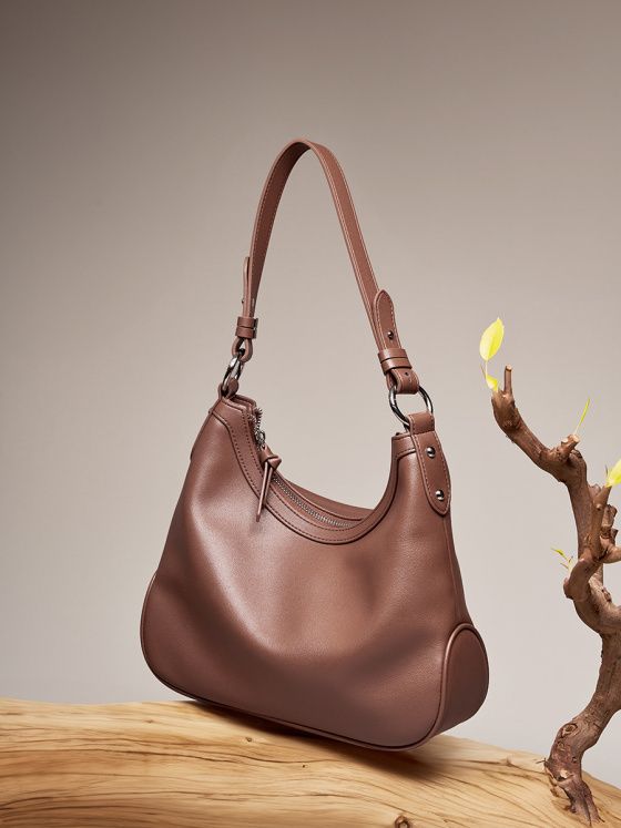 Elova Handcrafted Genuine Leather Crossbody Bag in Black - E212 view 5