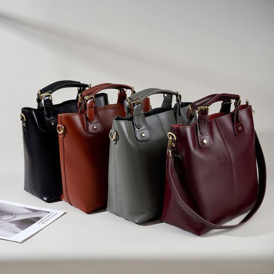 Elova Handcrafted Genuine Leather Bag in Black - E397