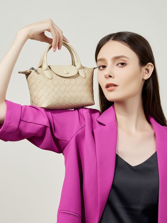 Elova Handcrafted Genuine Leather Crossbody Bag in Black - E421 view 3