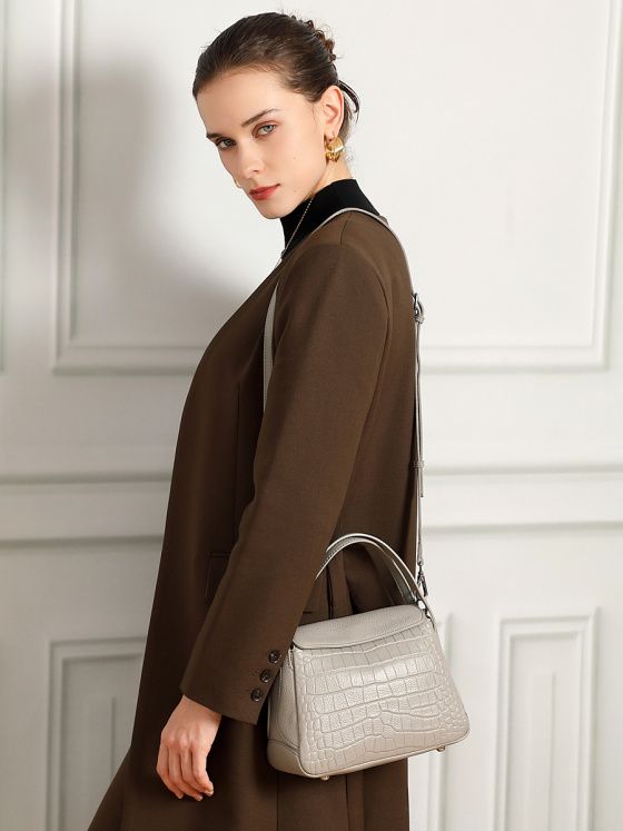 Elova Handcrafted Genuine Leather Crossbody Bag in Black - E744 view 8