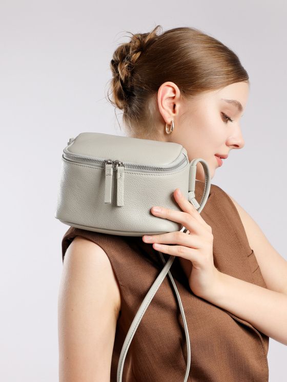 Elova Handcrafted Genuine Leather Crossbody Bag in Black - E726 view 7