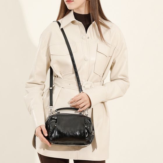 Elova Handcrafted Genuine Leather Bag in Black - E579 view 3