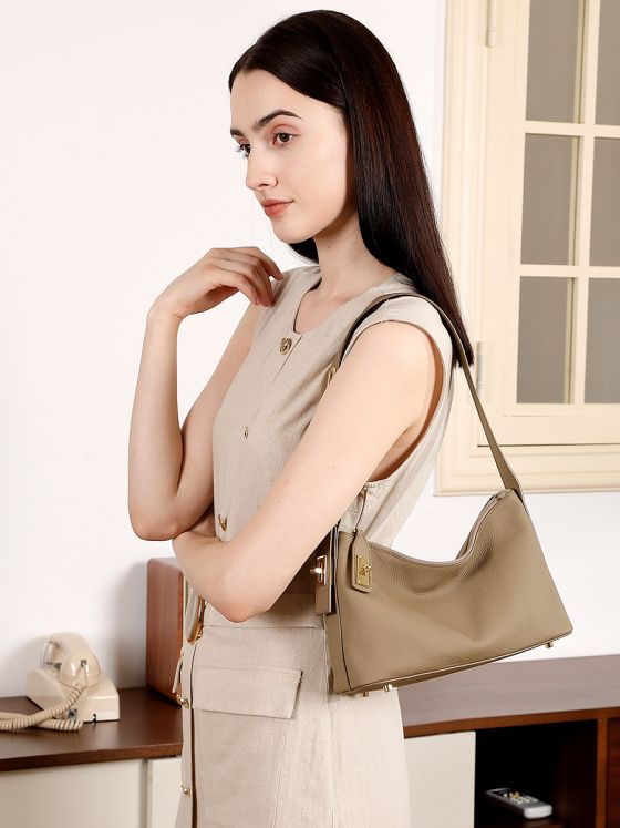 Elova Handcrafted Genuine Leather Shoulder Bag in Black - E677 view 7