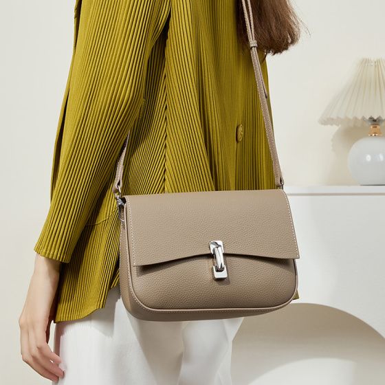 Elova Handcrafted Genuine Leather Crossbody Bag in Black - E420 view 4