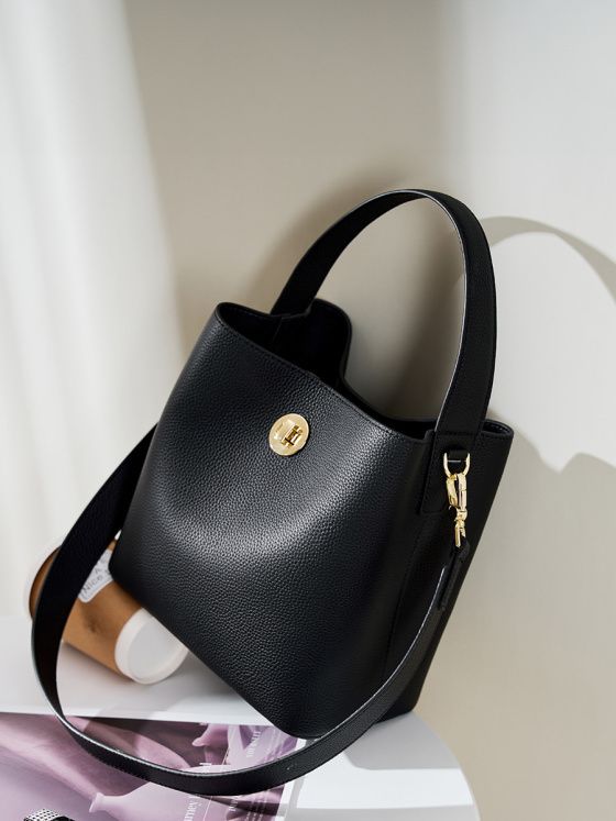 Elova Handcrafted Genuine Leather Crossbody Bag in Black - E202 view 7