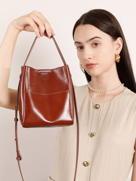 Elova Handcrafted Genuine Leather Shoulder Bag in Black - E697 view 3