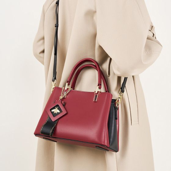 Elova Handcrafted Genuine Leather Crossbody Bag in Black - E176