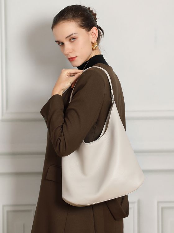 Elova Handcrafted Genuine Leather Tote Bag in Black - E746 view 8