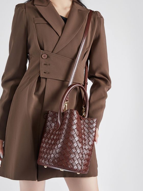 Elova Handcrafted Genuine Leather Crossbody Bag in Black - E486 view 3