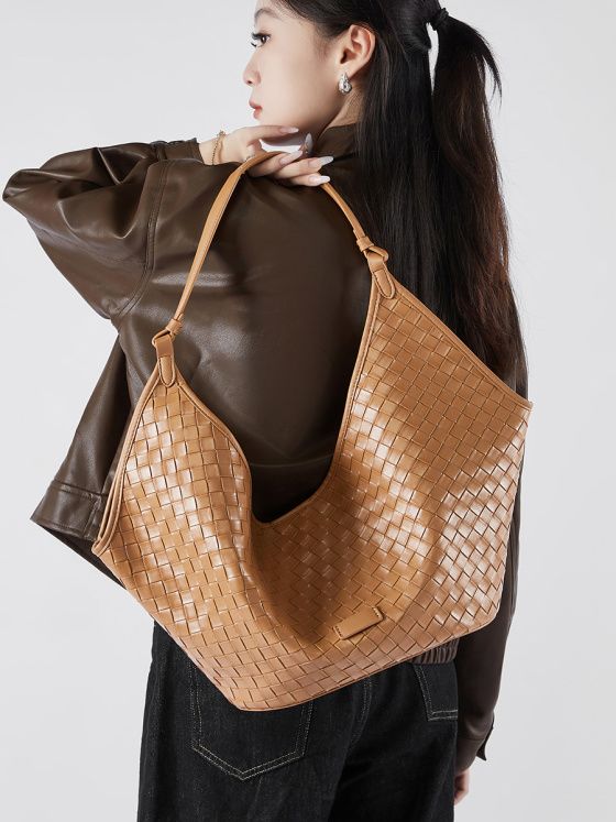 Elova Handcrafted Genuine Leather Tote Bag in Black - E487 view 5