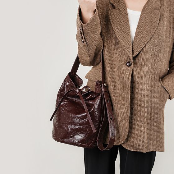 Elova Handcrafted Genuine Leather Crossbody Bag in Black - E396 view 2