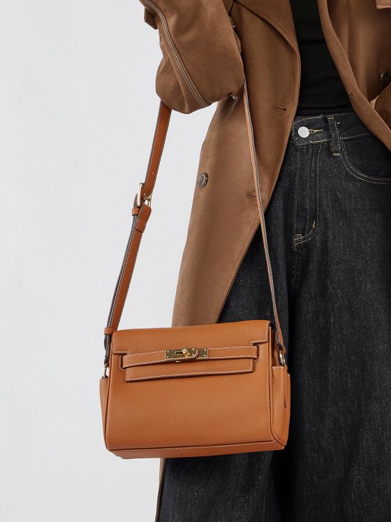 Elova Handcrafted Genuine Leather Crossbody Bag in Black - E476 view 2