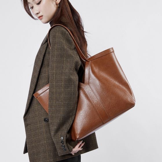 Elova Handcrafted Genuine Leather Tote Bag in Black - E517 view 6