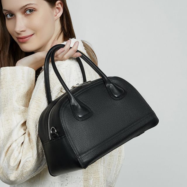 Elova Handcrafted Genuine Leather Crossbody Bag in Black - E660 view 8