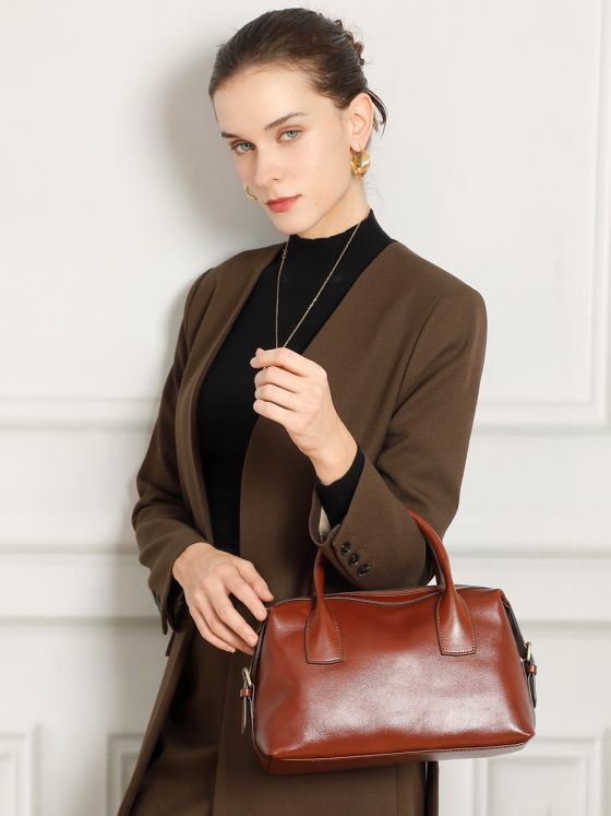 Elova Handcrafted Genuine Leather Crossbody Bag in Black - E749 view 2