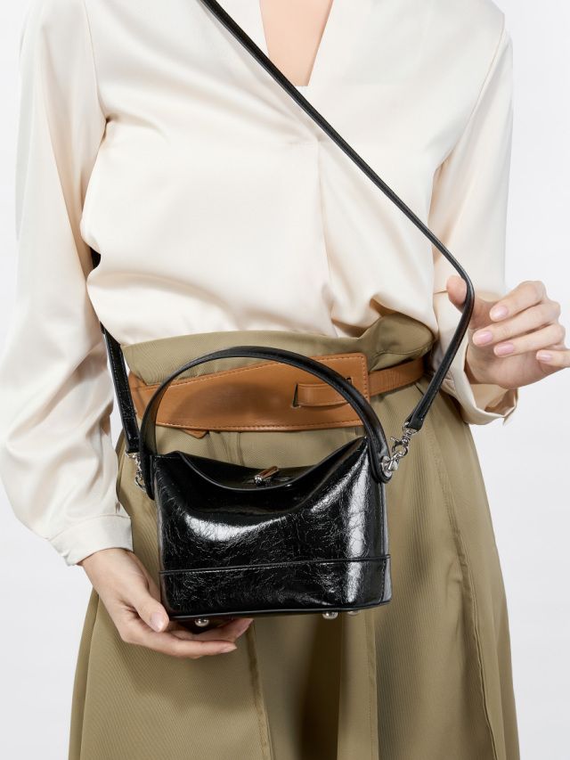 Elova Handcrafted Genuine Leather Bag in Black - E604 view 8