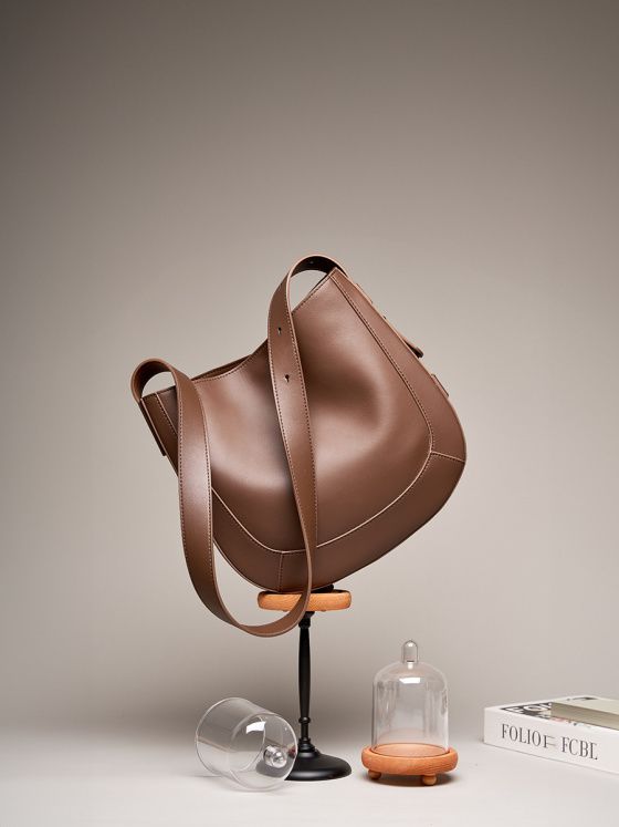 Elova Handcrafted Genuine Leather Crossbody Bag in Black - E211 view 6