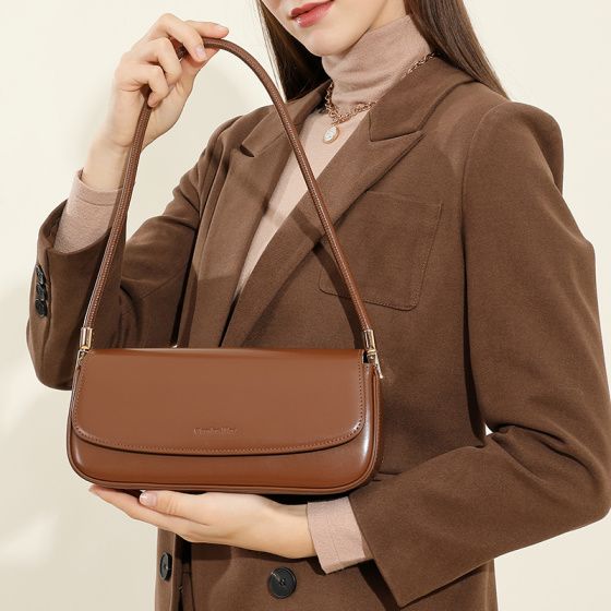 Elova Handcrafted Genuine Leather Crossbody Bag in Black - E651 view 2