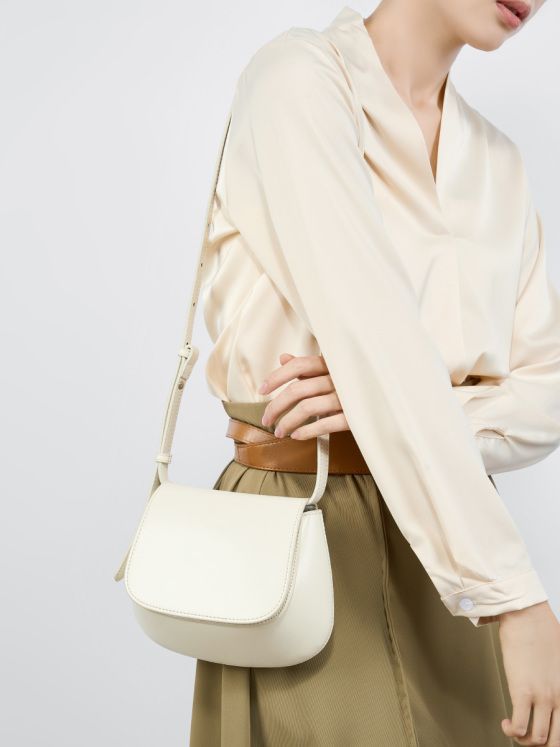 Elova Handcrafted Genuine Leather Crossbody Bag in Black - E596 view 5