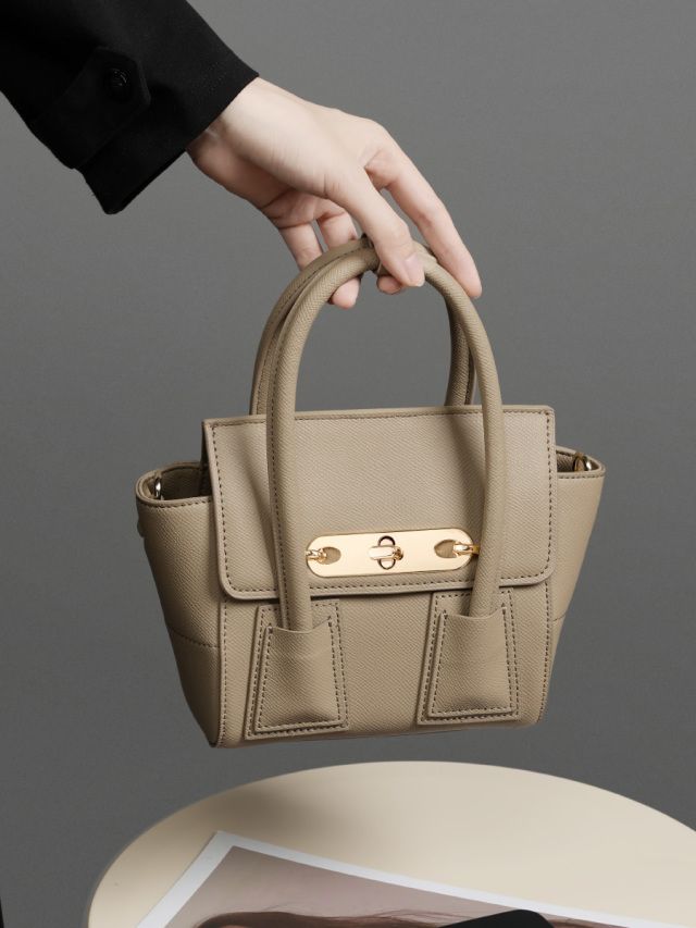 Elova Handcrafted Genuine Leather Crossbody Bag in Black - E447 view 8