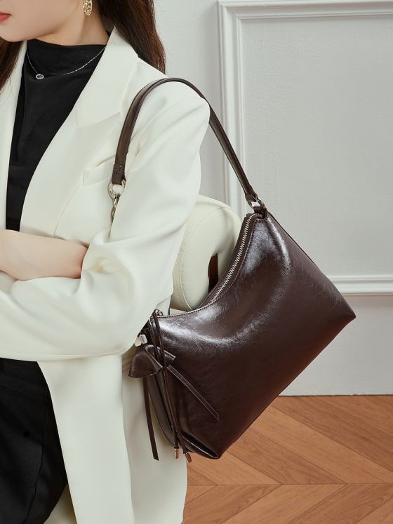 Elova Handcrafted Genuine Leather Crossbody Bag in Black - E779 view 6