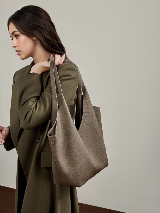 Elova Handcrafted Genuine Leather Tote Bag in Black - E801 view 8