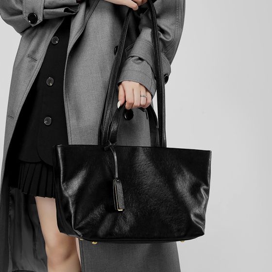 Elova Handcrafted Genuine Leather Tote Bag in Black - E526 view 5