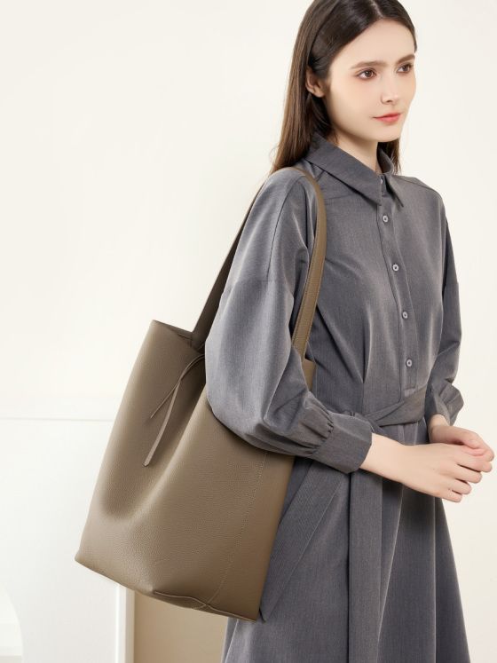 Elova Handcrafted Genuine Leather Tote Bag in Black - E462 view 5