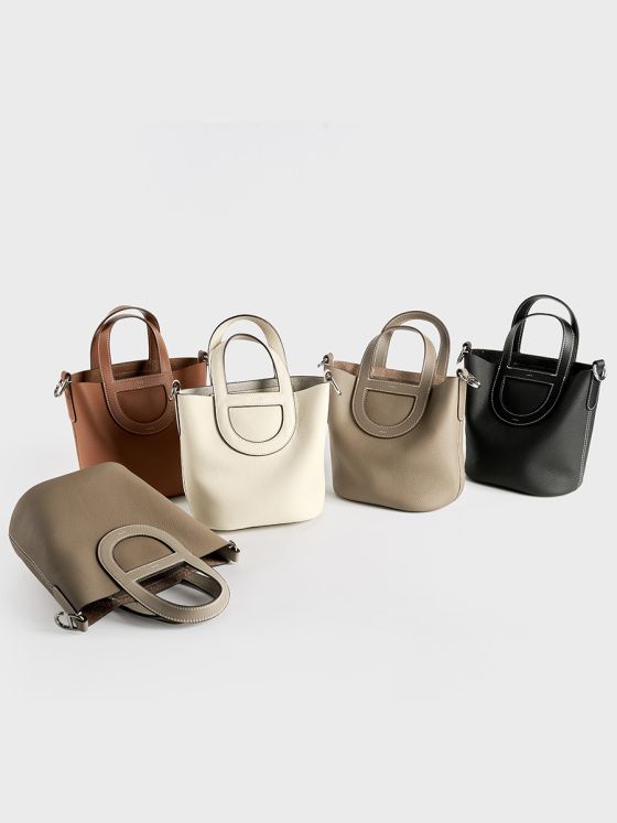 Elova Handcrafted Genuine Leather Togo Crossbody Bag in Black - E340