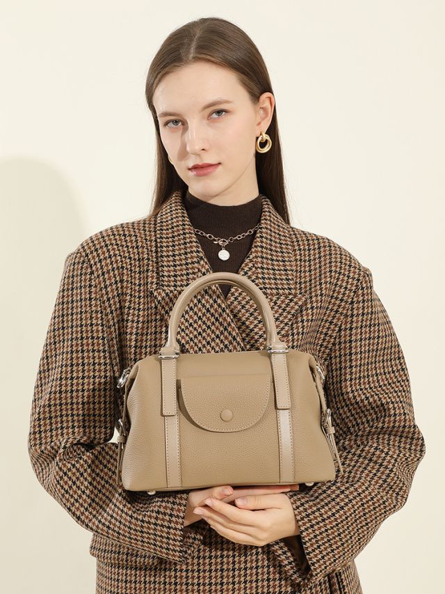 Elova Handcrafted Genuine Leather Bag in Black - E585 view 7