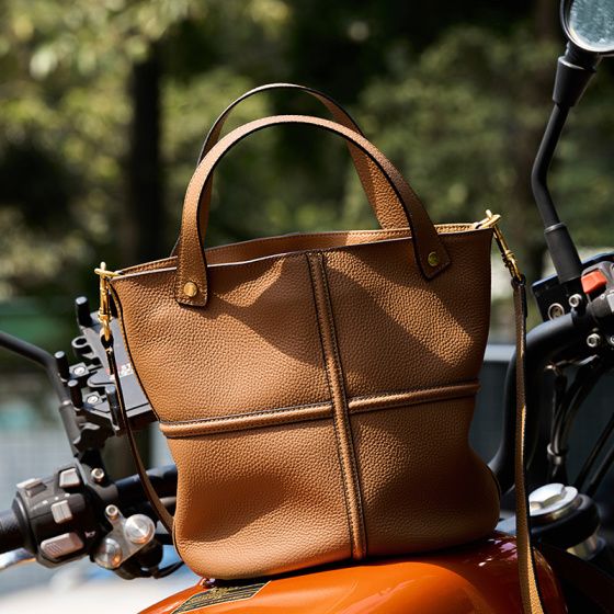 Elova Handcrafted Genuine Leather Crossbody Bag in Black - E373 view 4