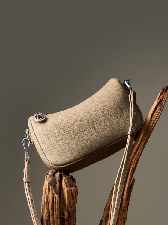 Elova Handcrafted Genuine Leather Crossbody Bag in Black - E459 view 5