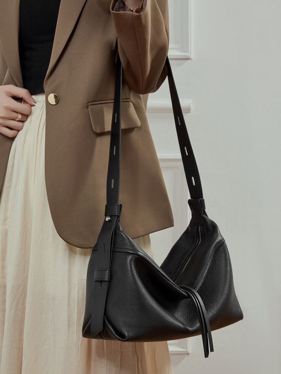 Elova Handcrafted Genuine Leather Crossbody Bag in Black - E775 view 2