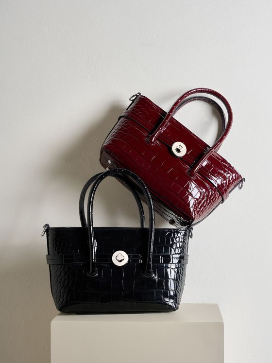 Elova Handcrafted Genuine Leather Crossbody Bag in Black - E404 view 7