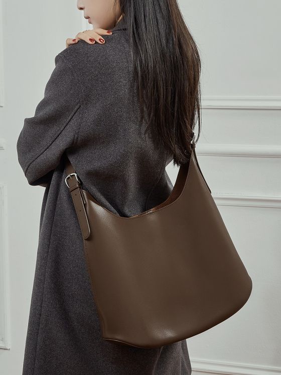 Elova Handcrafted Genuine Leather Crossbody Bag in Black - E766 view 6