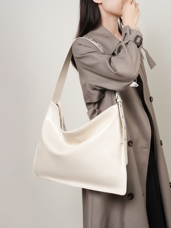 Elova Handcrafted Genuine Leather Crossbody Bag in Black - E263 view 3