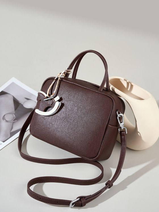 Elova Handcrafted Genuine Leather Bag in Black - E347 view 2