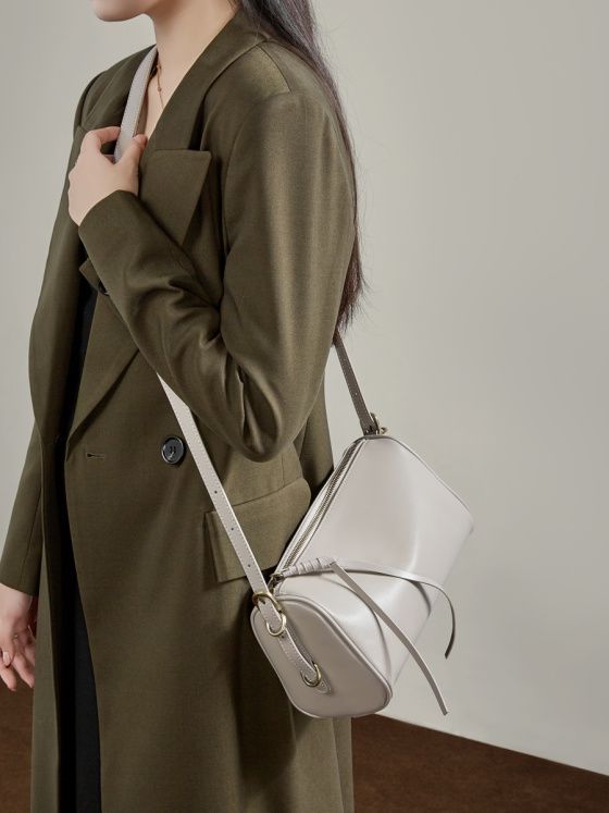 Elova Handcrafted Genuine Leather Crossbody Bag in Black - E808 view 4