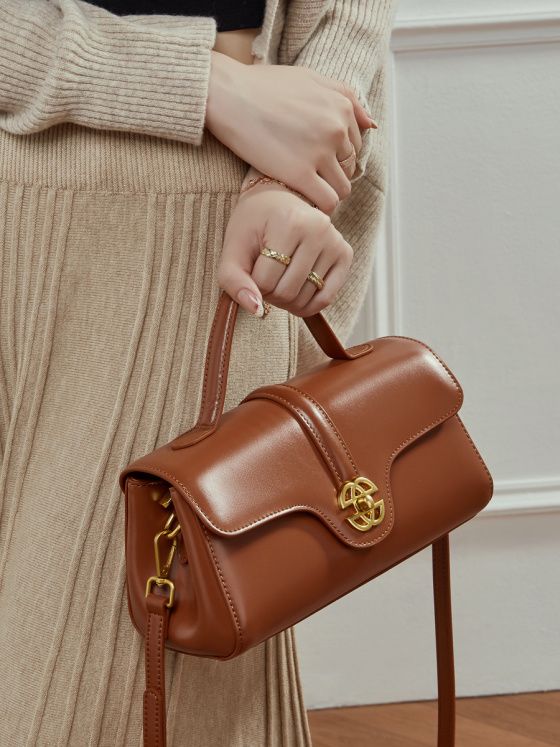 Elova Handcrafted Genuine Leather Crossbody Bag in Black - E759