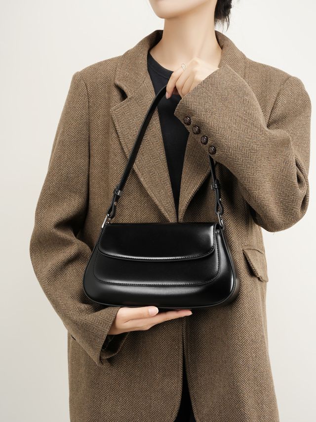 Elova Handcrafted Genuine Leather Crossbody Bag in Black - E227 view 8