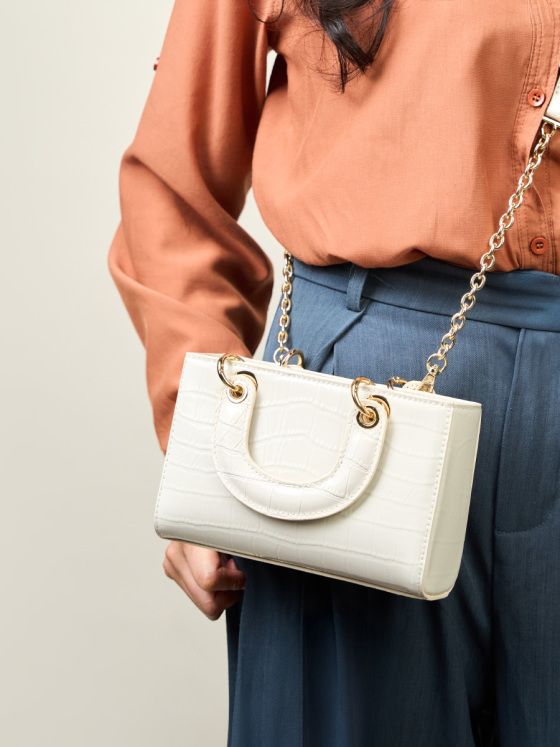 Elova Handcrafted Genuine Leather Crossbody Bag in Black - E626 view 2