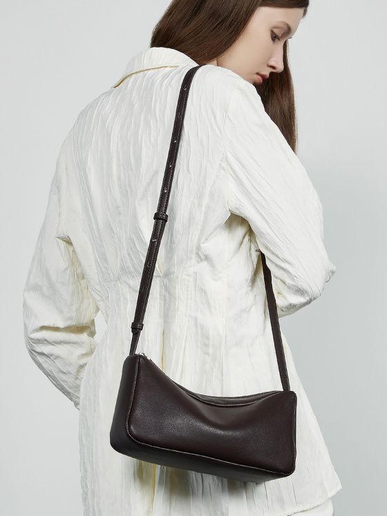 Elova Handcrafted Genuine Leather Crossbody Bag in Black - E643 view 2