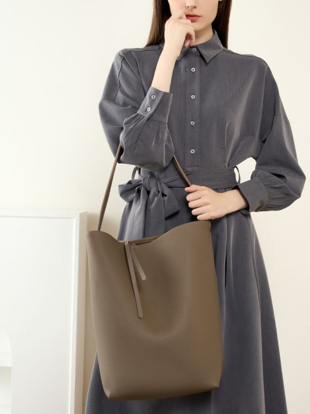 Elova Handcrafted Genuine Leather Tote Bag in Black - E462 view 8