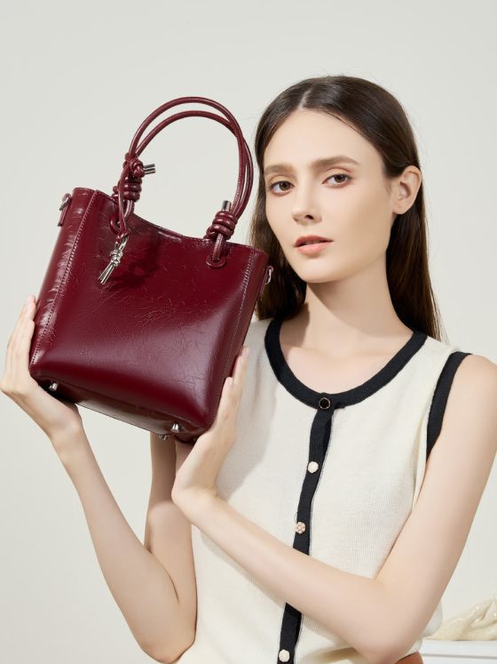 Elova Handcrafted Genuine Leather Crossbody Bag in Black - E461 view 2