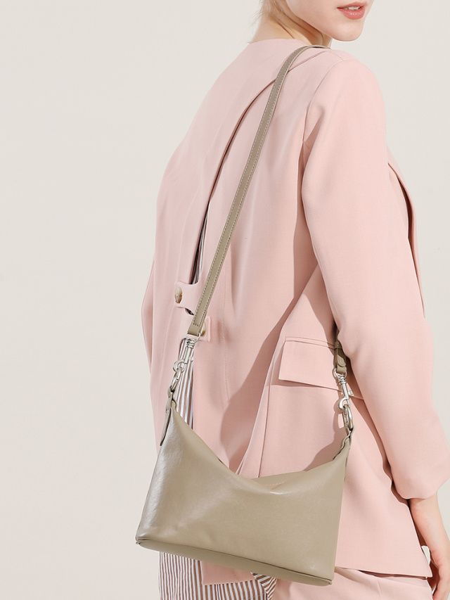 Elova Handcrafted Genuine Leather Crossbody Bag in Black - E593 view 7