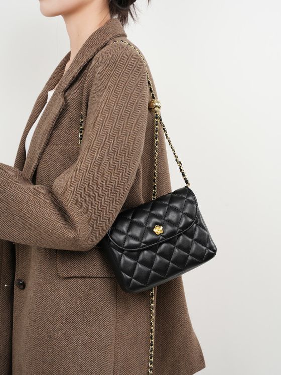 Elova Handcrafted Genuine Leather Crossbody Bag in Black - E233