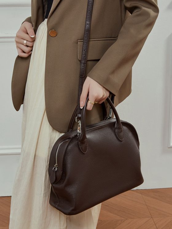 Elova Handcrafted Genuine Leather Shoulder Bag in Black - E758 view 4