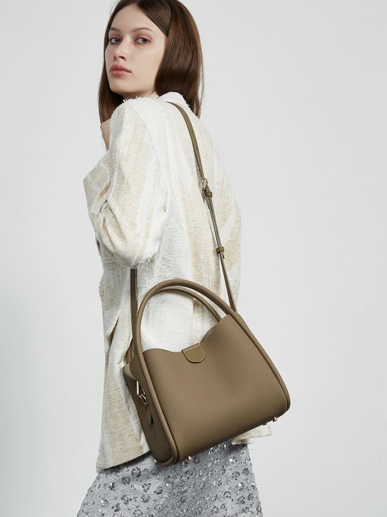 Elova Handcrafted Genuine Leather Crossbody Bag in Black - E628 view 5